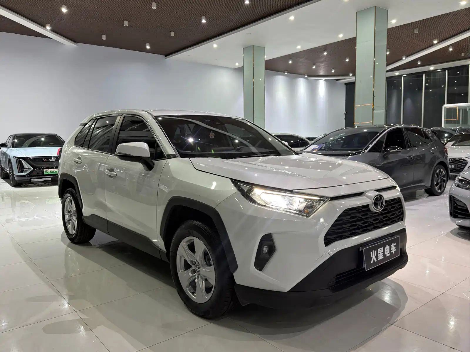 Фото 3 - Toyota RAV4