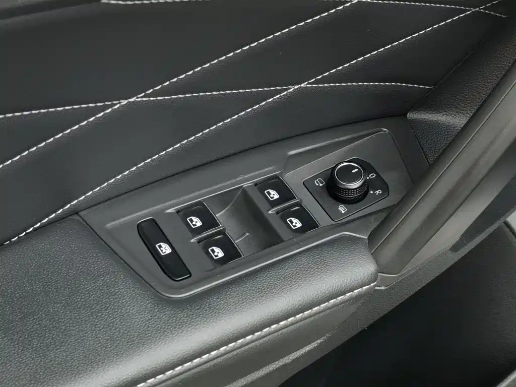 VOLKSWAGEN TIGUAN L NEW ENERGY