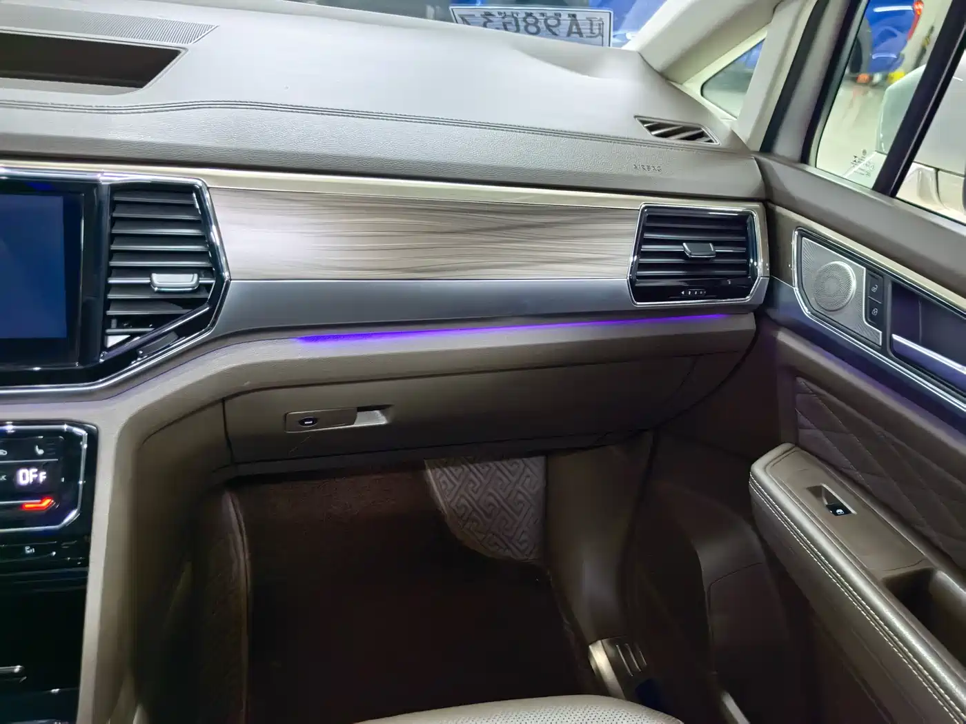 Volkswagen Viloran 2020 380TSI Premium фото 27