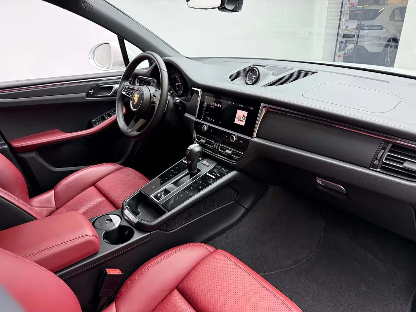 Porsche Macan 2023 Macan 2.0T фото 12
