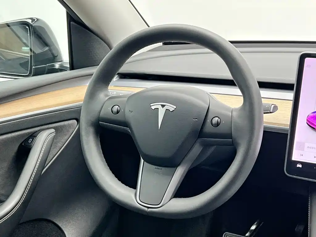 Фото 22 - Tesla Model Y