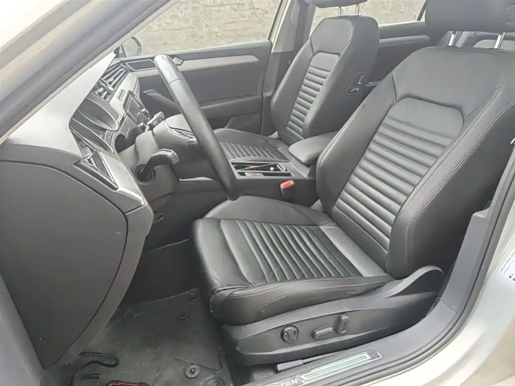 Volkswagen Magotan 2018 330TSI DSG Leading фото 15