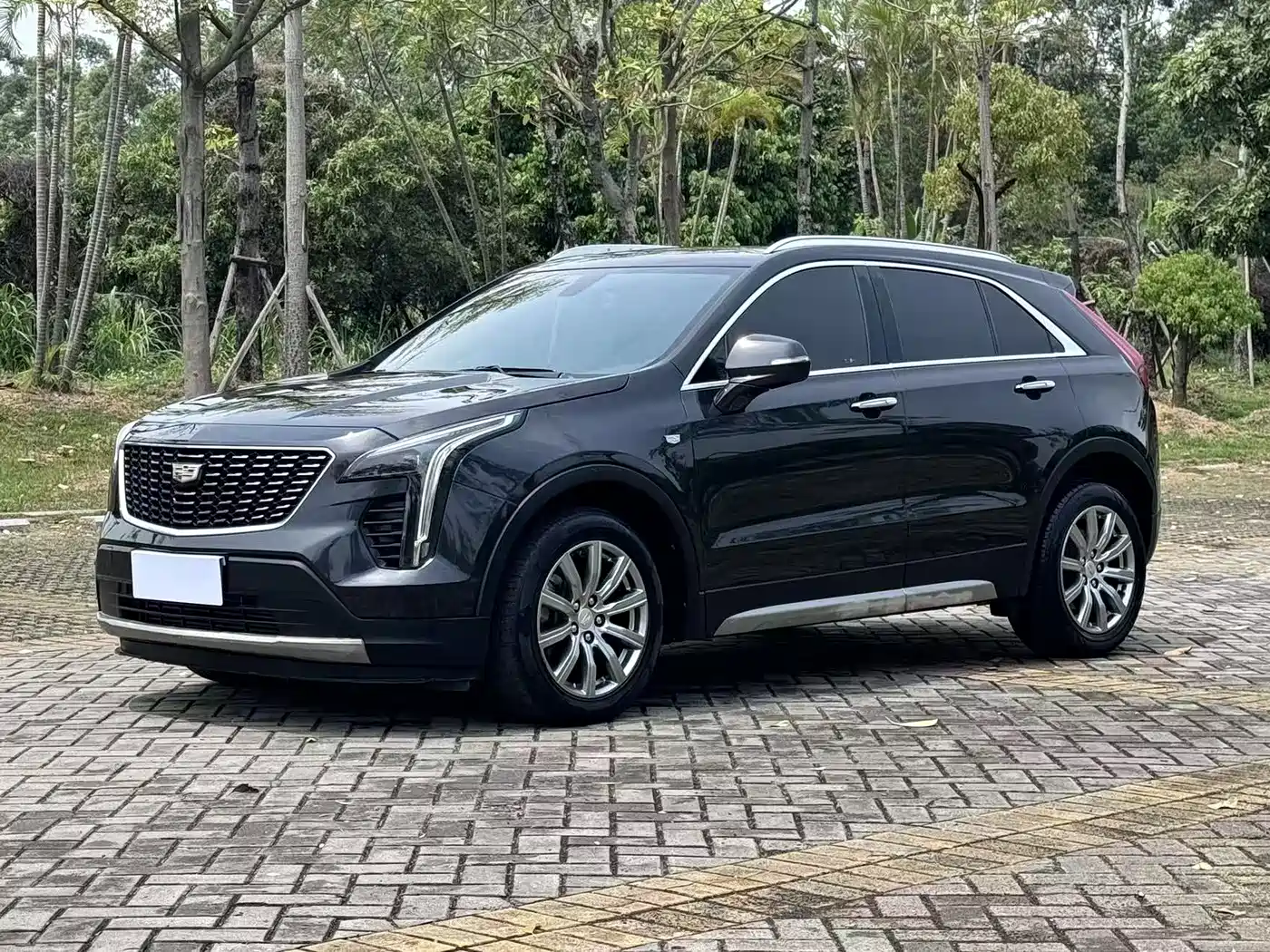 Cadillac XT4 2018 28T FWD Leading Edition