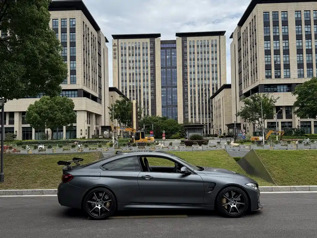 BMW M4 2017 2016 M4 GTS