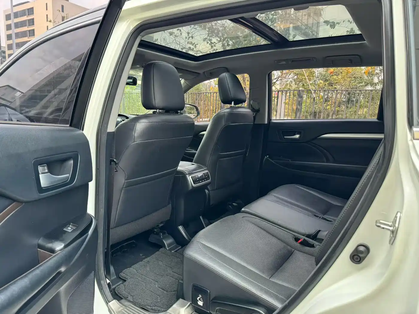 Toyota Highlander 2015 2.0T AWD Luxury Edition 7-seater фото 6