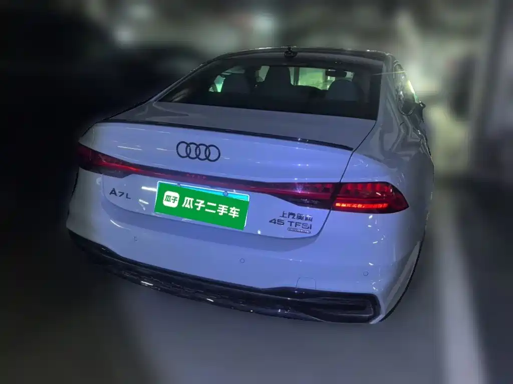 Photo 6 - Audi A7L