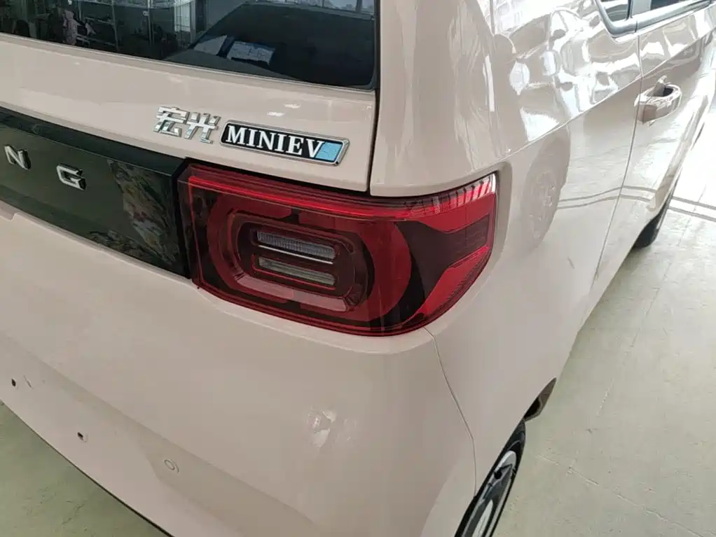 Фото 8 - Wuling Motors Hongguang MINIEV