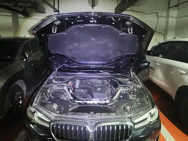 BMW 5 Series 2022 Model Second Facelift 525Li Luxury Package — фото 3