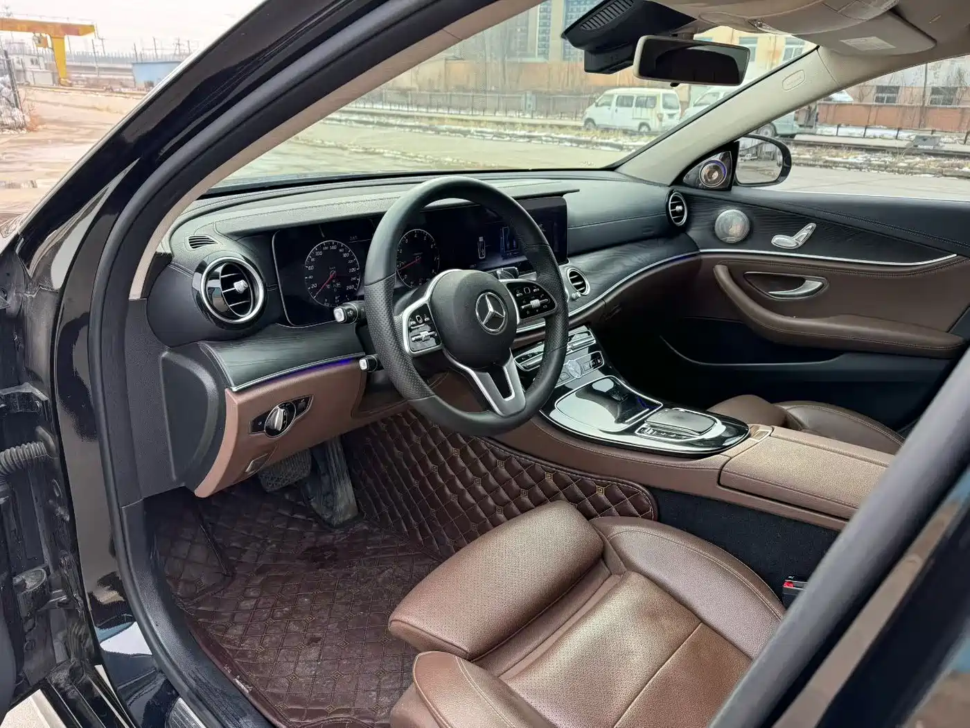 Mercedes-Benz E-Class 2016 E 200 L Sport Type фото 4
