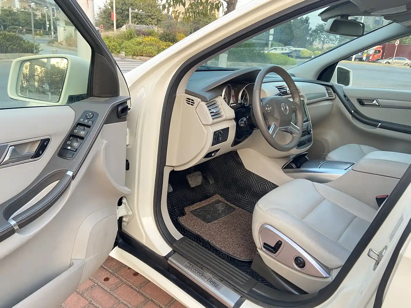 Mercedes-Benz R-Class 2011 R 300 L Business Class фото 6