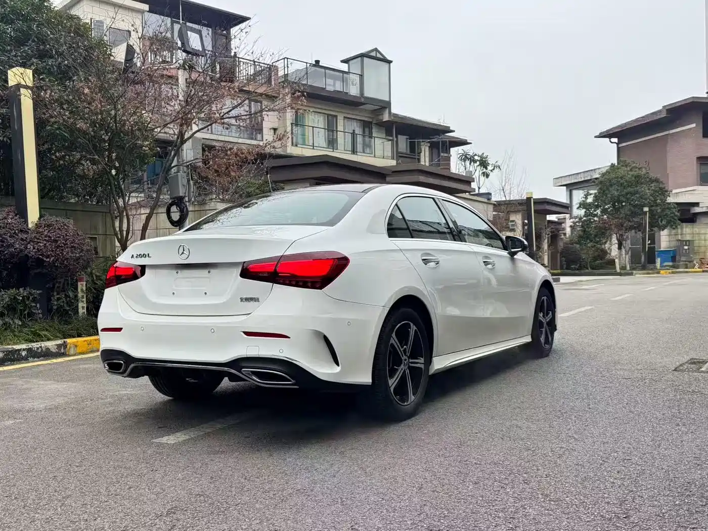 Mercedes-Benz A-Class 2024 A 200 L Fashion Edition фото 9