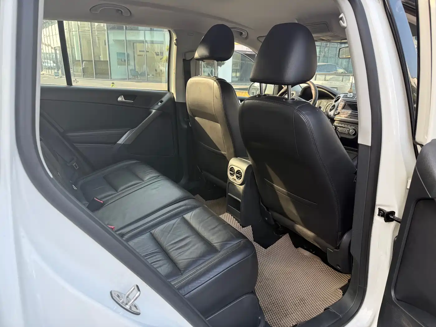 Volkswagen Tiguan 2012 1.8TSI Automatic 2WD Trend Edition фото 12
