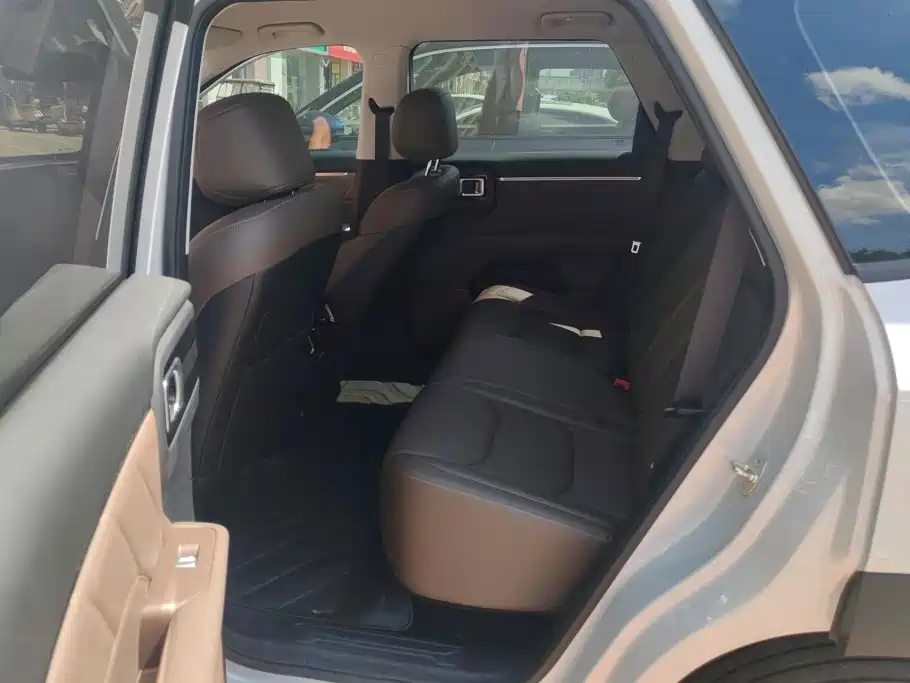 Wuling Motors Starlight 560 NEV 2026 2025 Model Plug-in Hybrid Version 5-seater