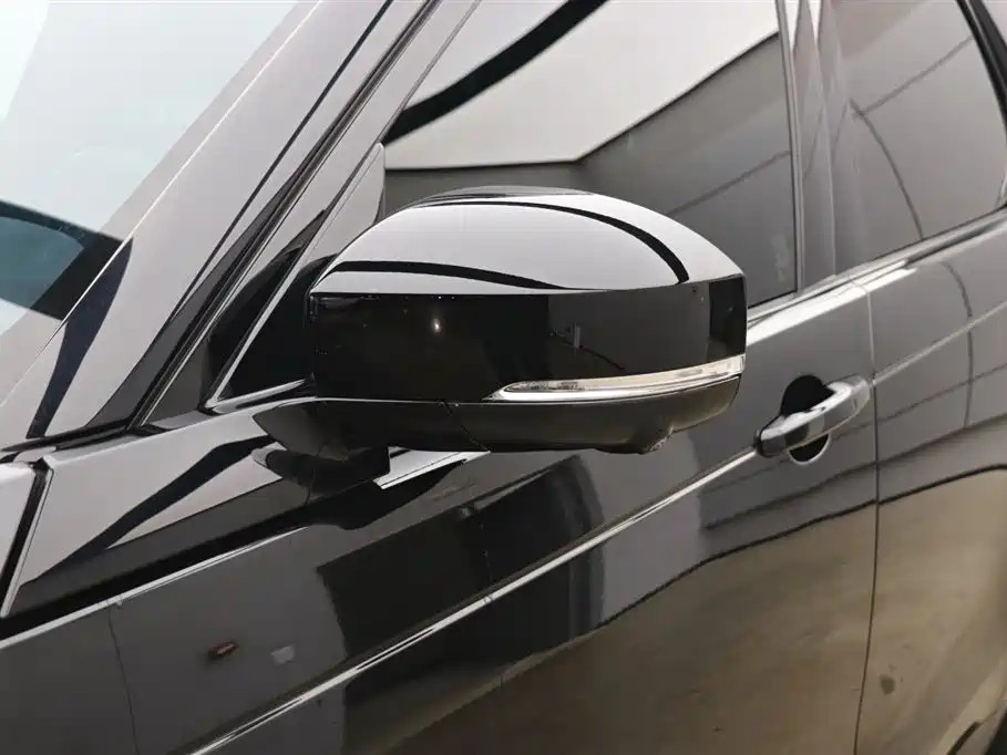 Land Rover Discovery 2024 Model 360PS S фото 27