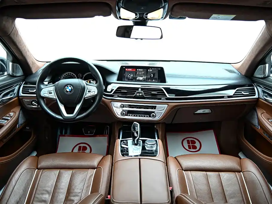BMW 7 Series 2018 740Li xDrive Premium Type M Sport Package фото 14