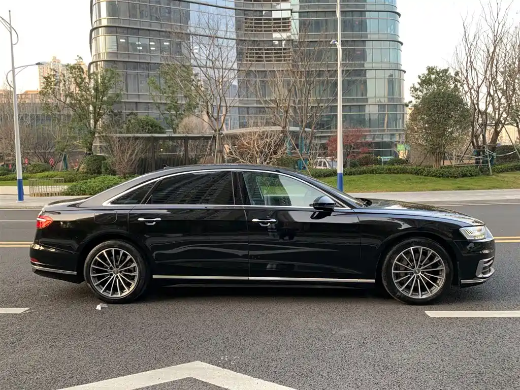 Audi A8 2019 Plus A8L 50 TFSI quattro Comfort фото 9