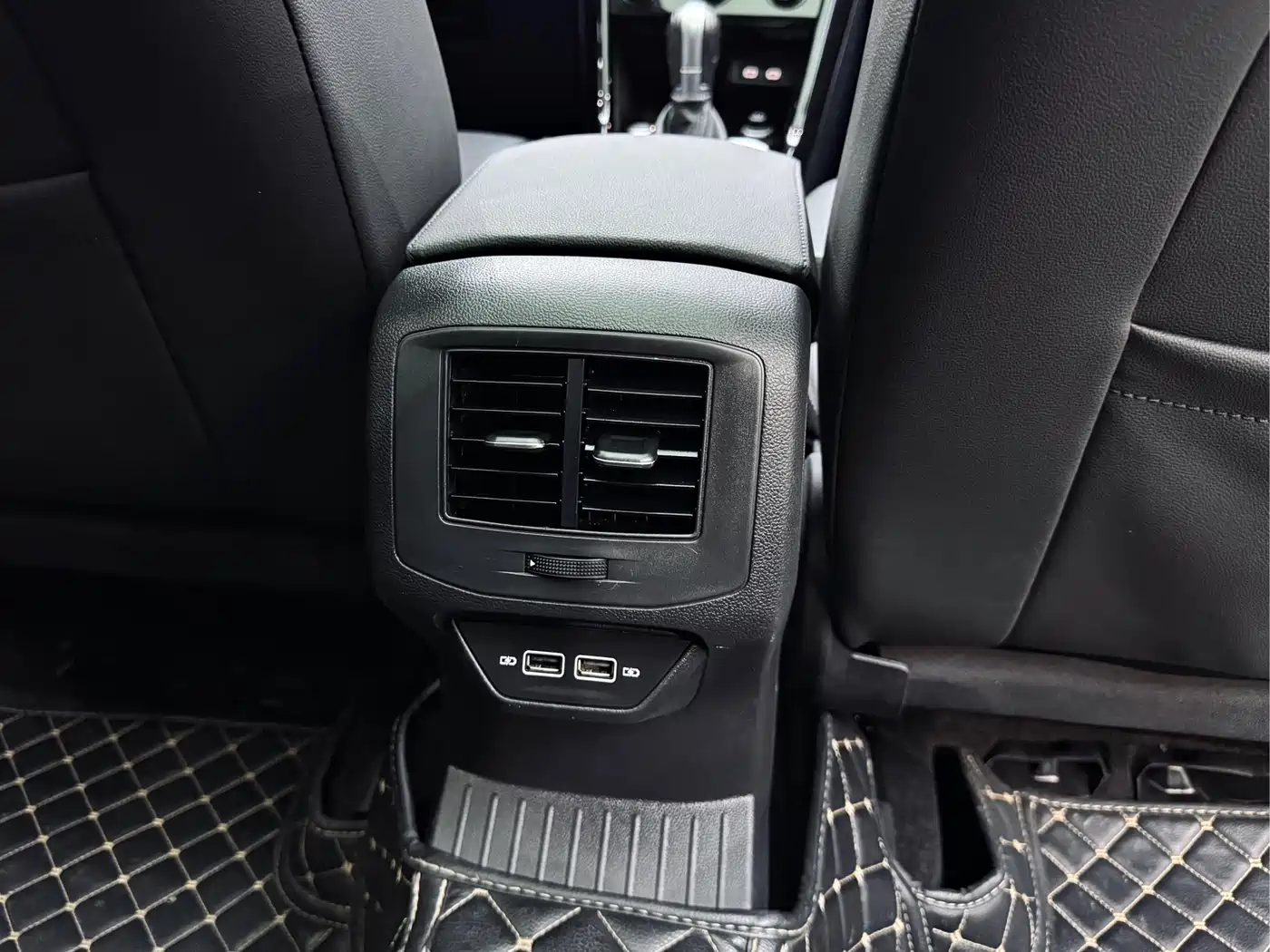 VOLKSWAGEN T ROC EXPLORING SONGS