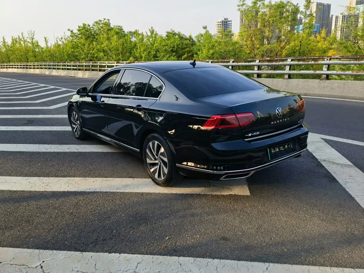 Volkswagen Magotan GTE Plug-in Hybrid 2022 GTE Luxury фото 4