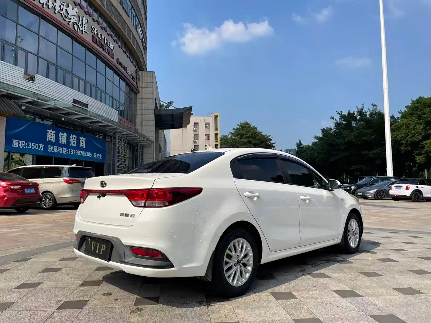 Kia K2 2018 2017 Sedan 1.4L AT 15th Anniversary Special Edition GLS