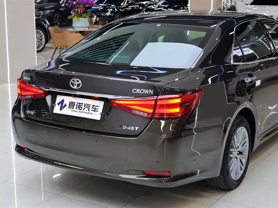 Toyota Crown 2017 2.0T Sport Edition фото 14