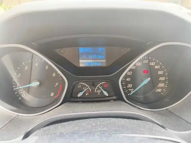 Ford Focus 2012 Hatchback 1.6L Automatic Comfort — фото 4