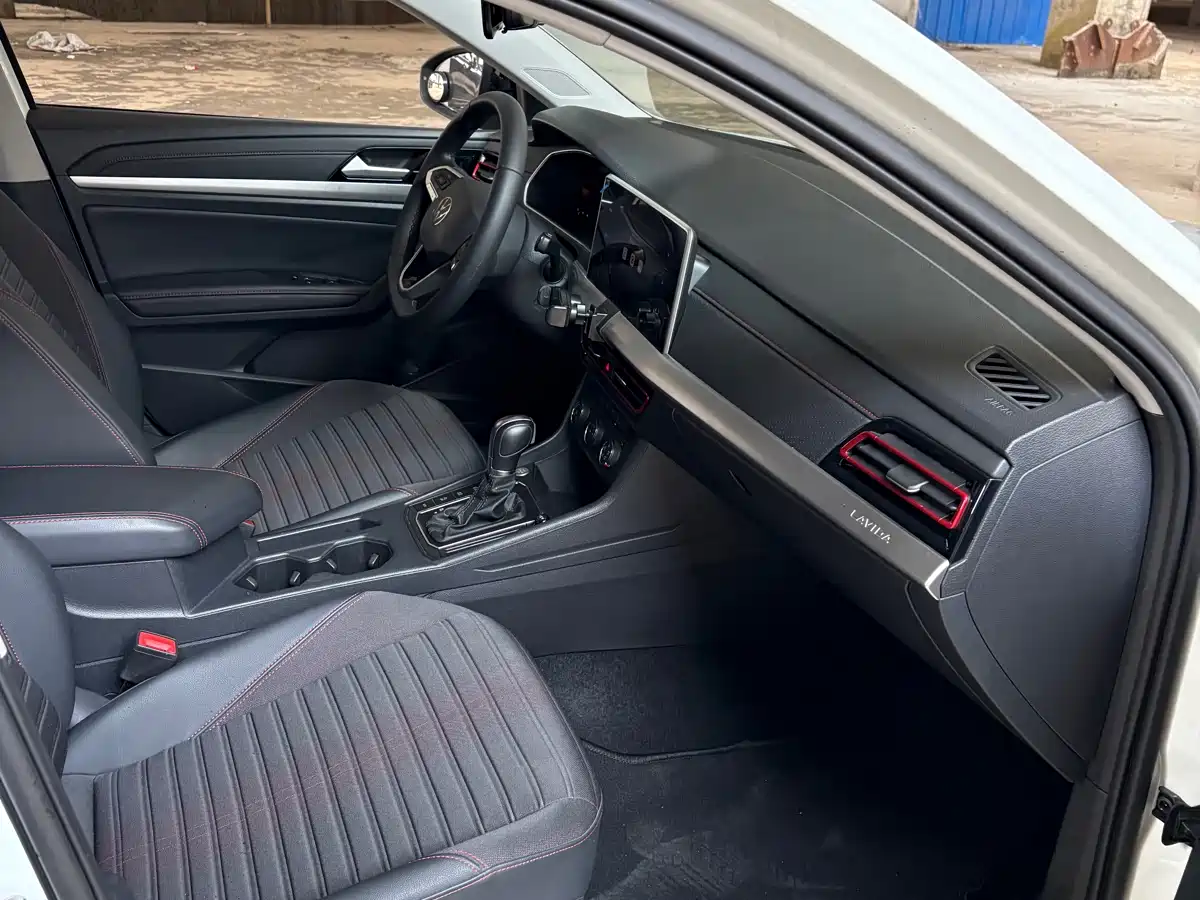 Volkswagen Lavida 2023 280TSI DSG Starlight Comfort Edition фото 12