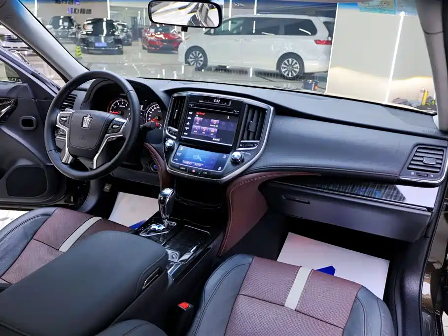 Toyota Crown 2017 2.0T Sport Edition фото 19