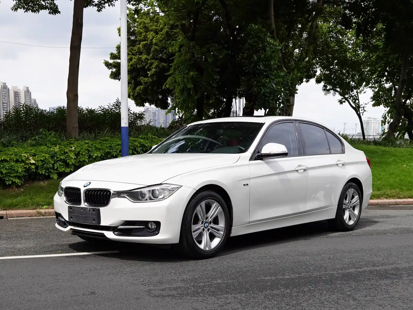 Photo 1 - BMW 3 Series