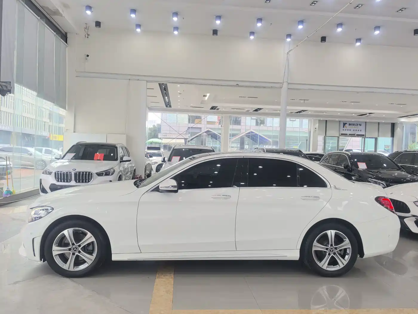 MERCEDES-BENZ CLASS C
