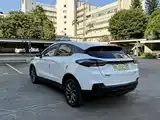 Фото 6 - Geely Geometry M6