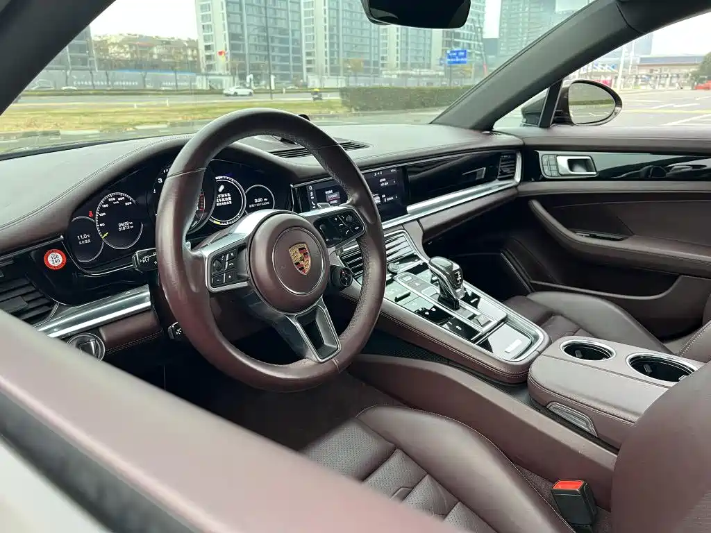 PORSCHE PANAMERA NEW ENERGY