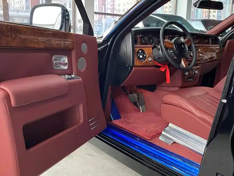 Фото 9 - Rolls-Royce Phantom