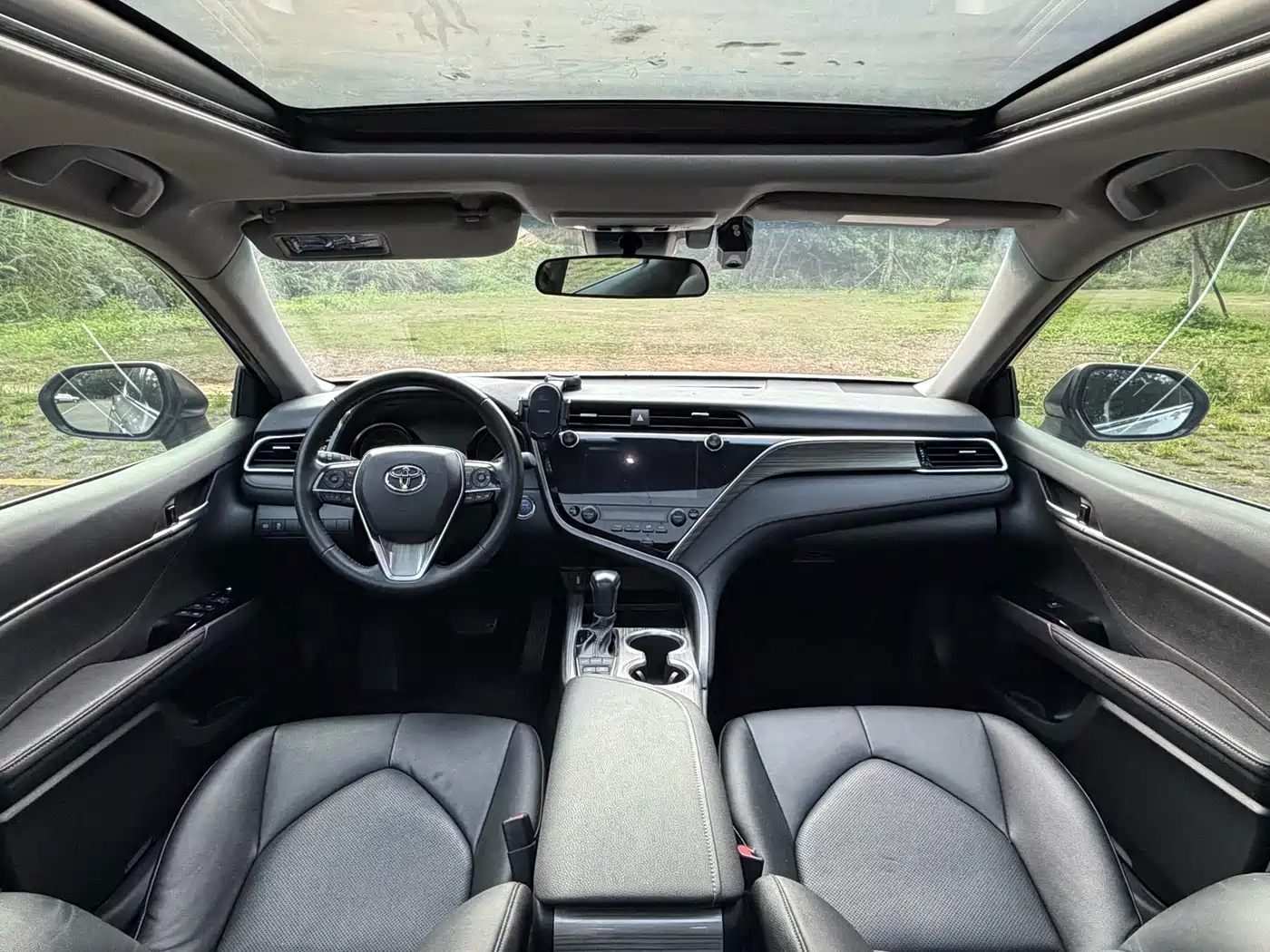 Toyota Camry 2021 Hybrid 2.5HG Luxury Edition фото 5