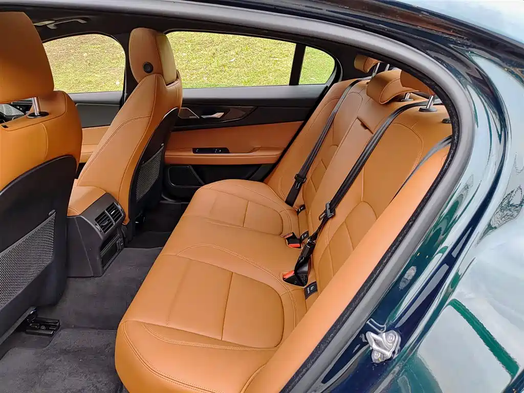 Jaguar XEL 2024 Model 2.0T 250PS R-DYNAMIC S Gloss Black Sport Edition фото 8