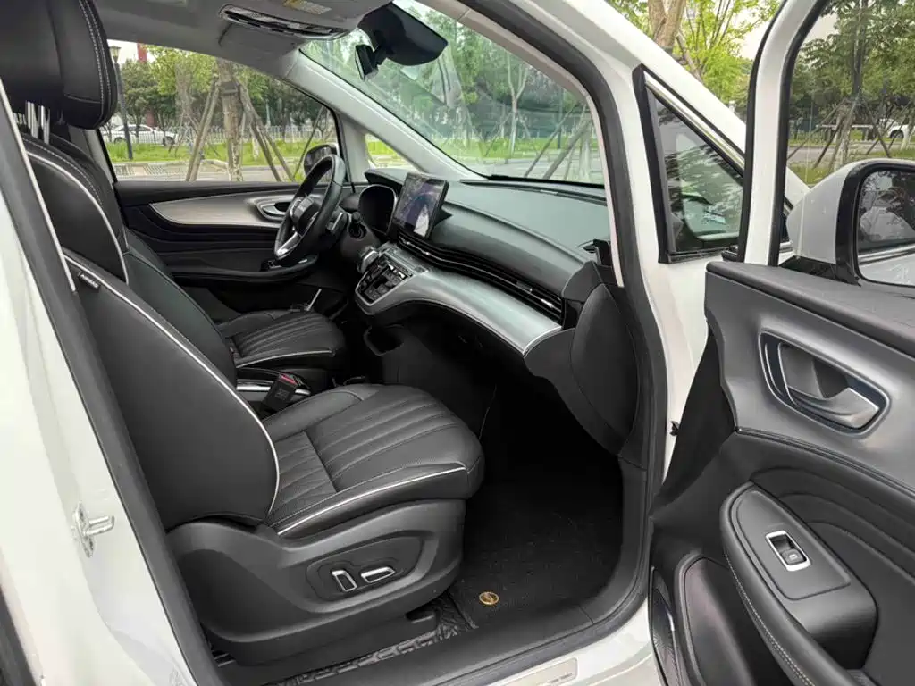 Roewe iMAX8 2021 2021 400TGI Supreme Series Honor