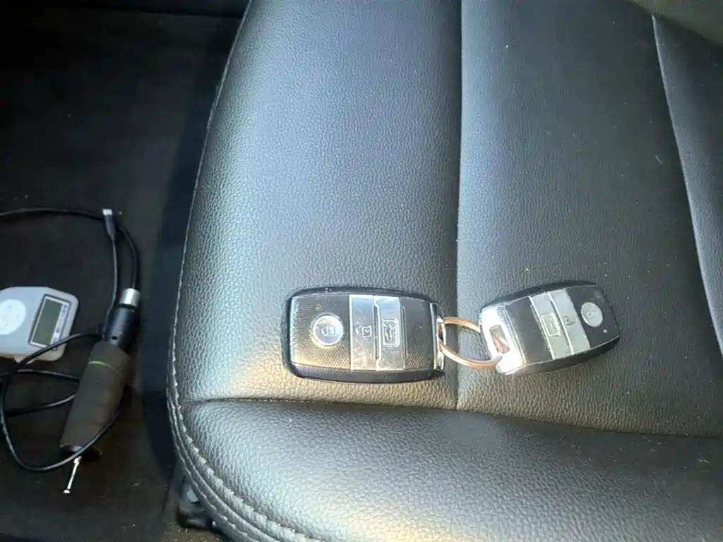 Kia K3 2013 1.6L Automatic GLS фото 9