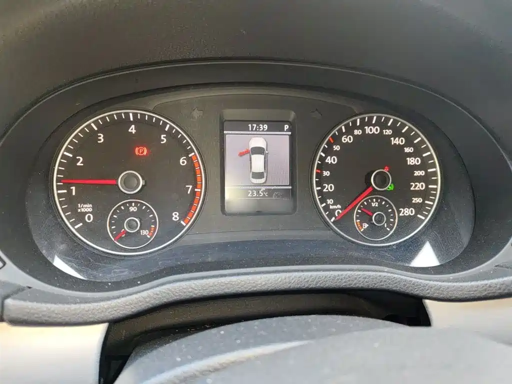 Volkswagen Passat 2014 1.8TSI DSG Executive Edition фото 4