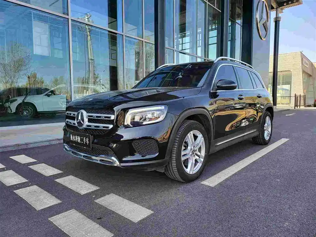 MERCEDES-BENZ GLB