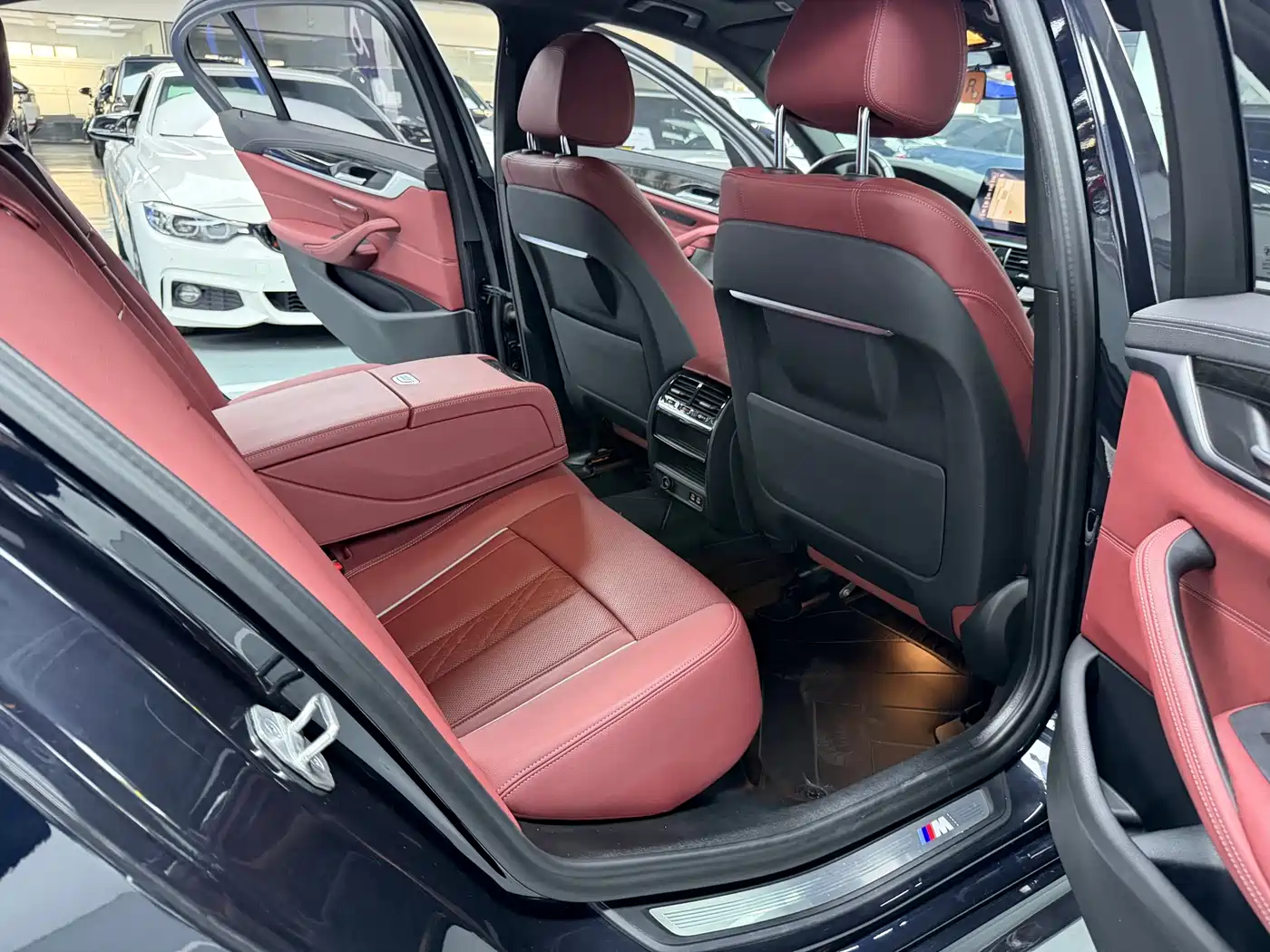 BMW 5 Series 2021 525Li M Sport Package фото 14