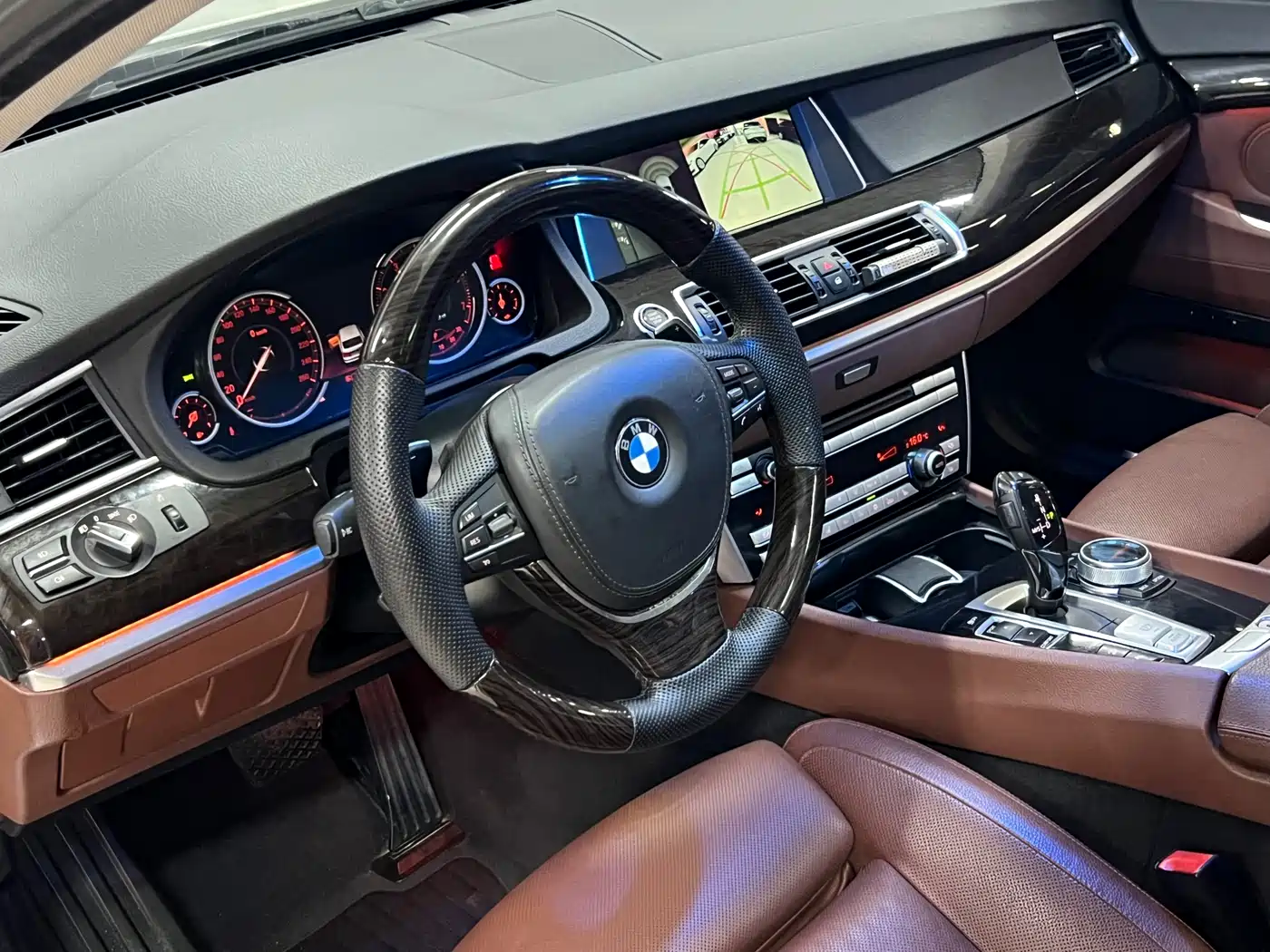 BMW 5 Series GT 2014 535i xDrive фото 17