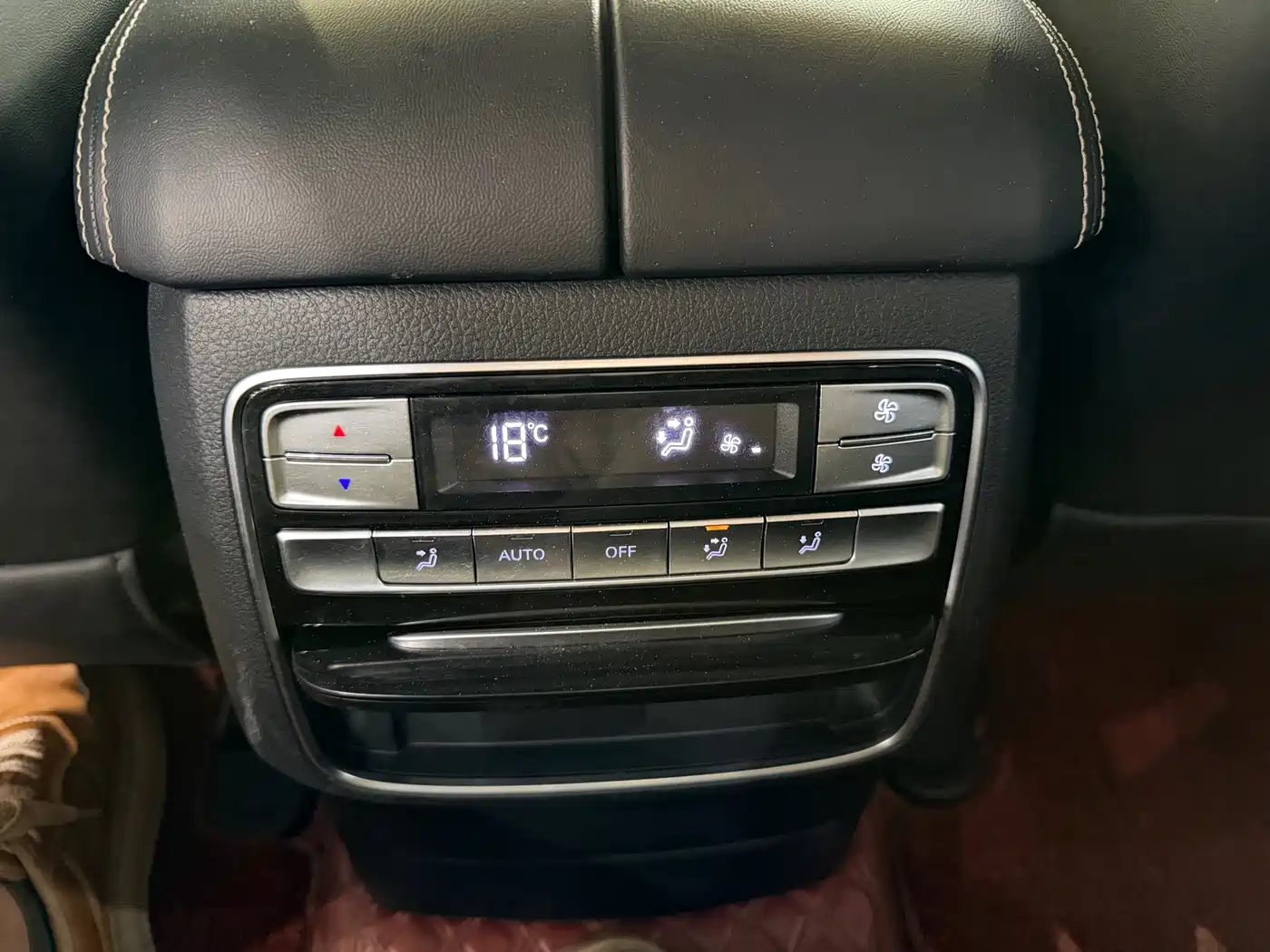 Roewe RX8 2023 2019 30T 2WD Flagship Edition