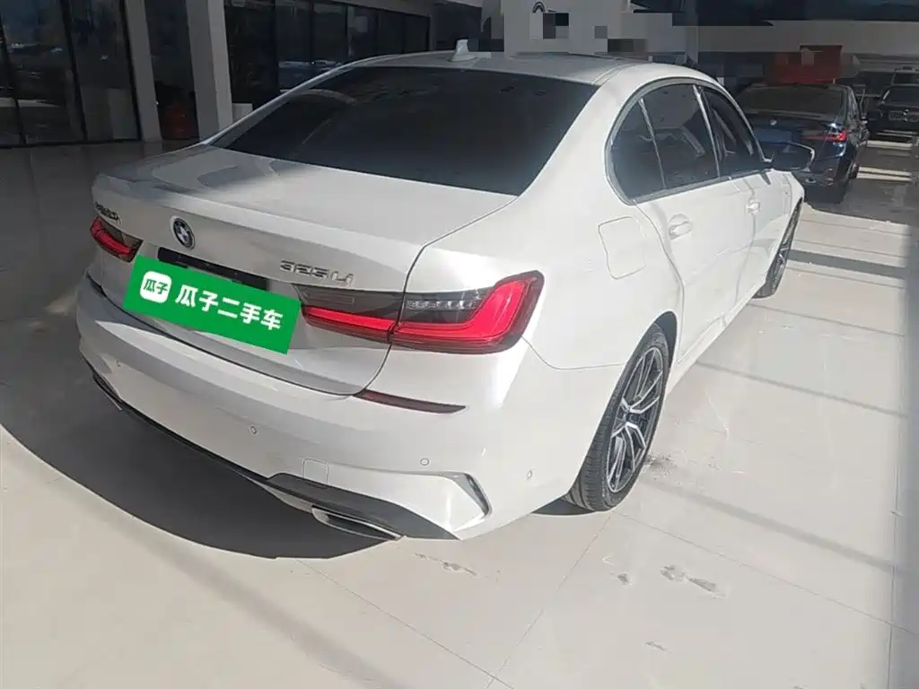 BMW 3-SERIES