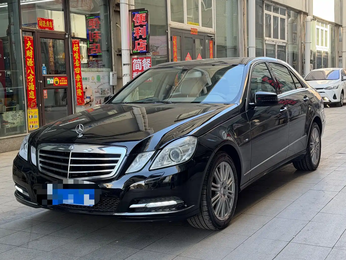 Mercedes-Benz E-Class (Import) 2010 E 260 CGI Fashion