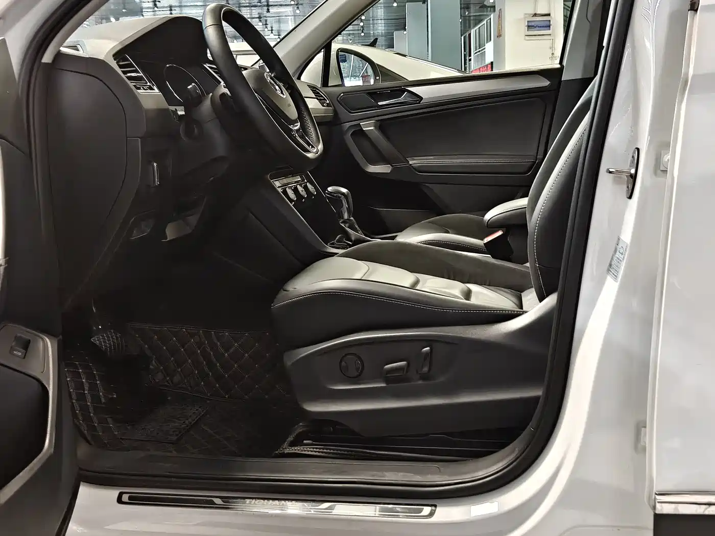 Volkswagen Tiguan L 2019 330TSI Automatic 2WD Trend Edition China VI фото 7