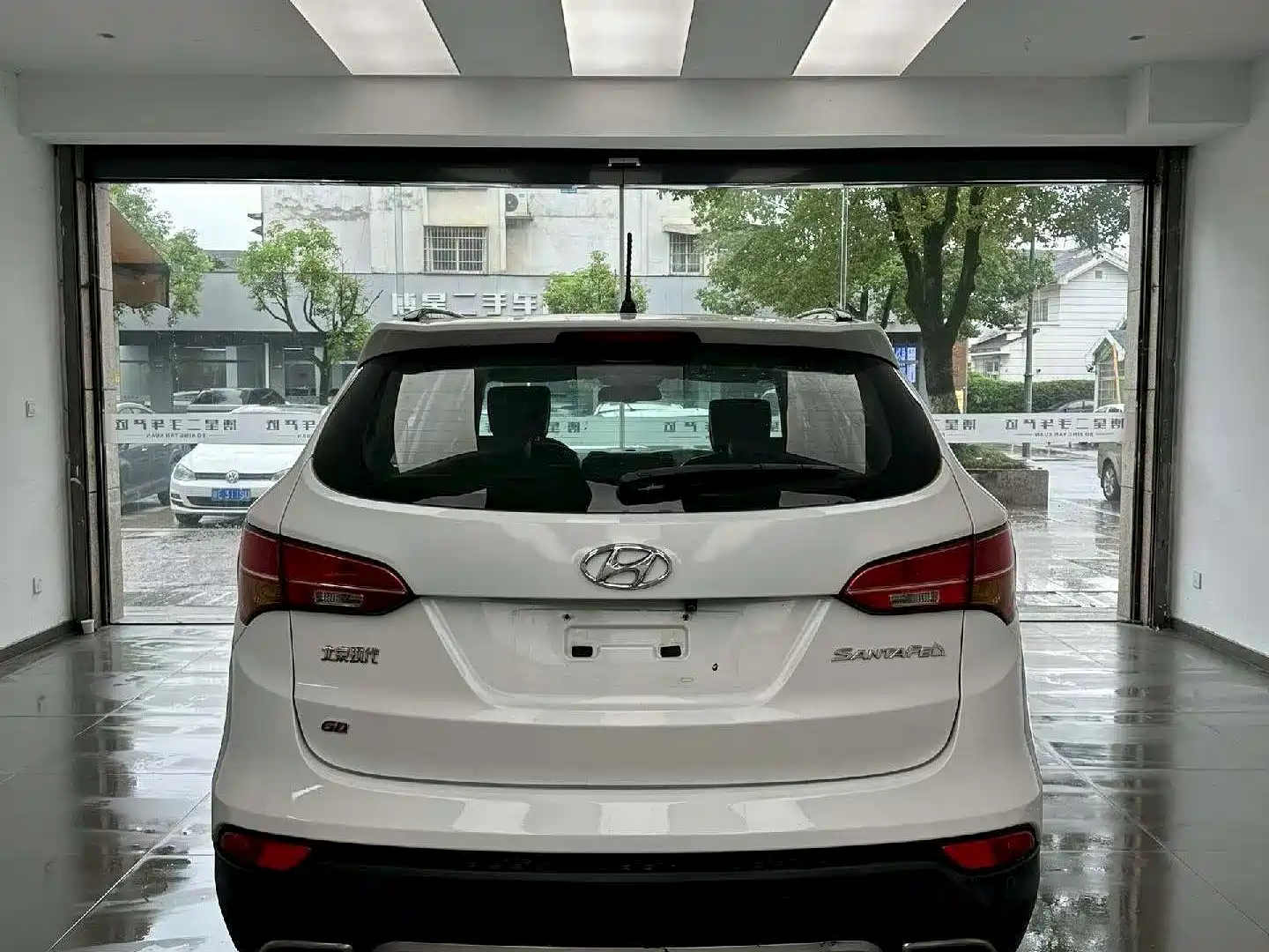Фото 8 - Hyundai Santa Fe