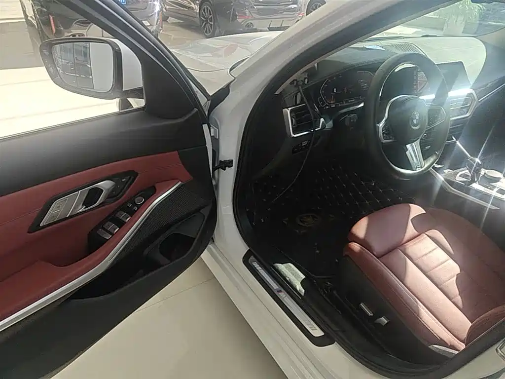BMW 3-SERIES