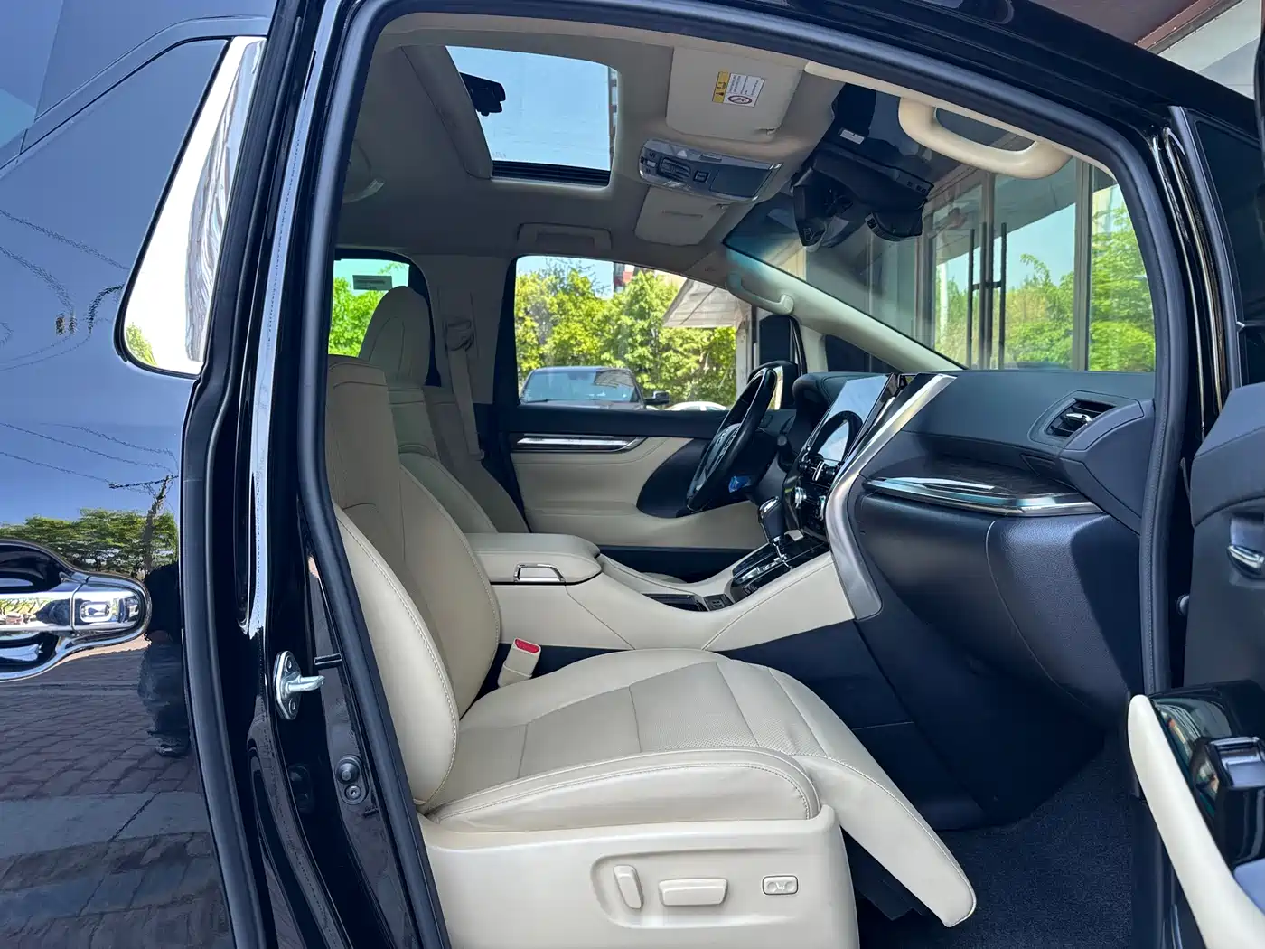 Toyota Vellfire 2021 Crown Hybrid 2.5L HV Supreme Edition фото 15