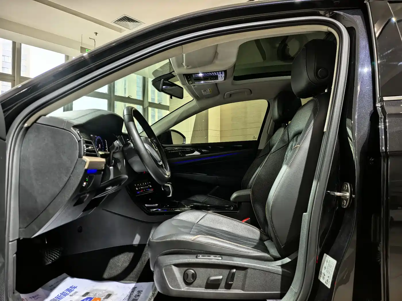 Volkswagen Passat 2021 Model 330TSI Luxury Edition фото 4