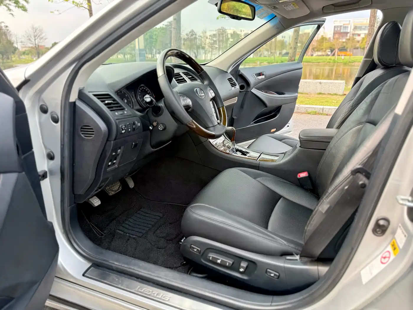 Lexus ES 2010 350 Premium Edition фото 4