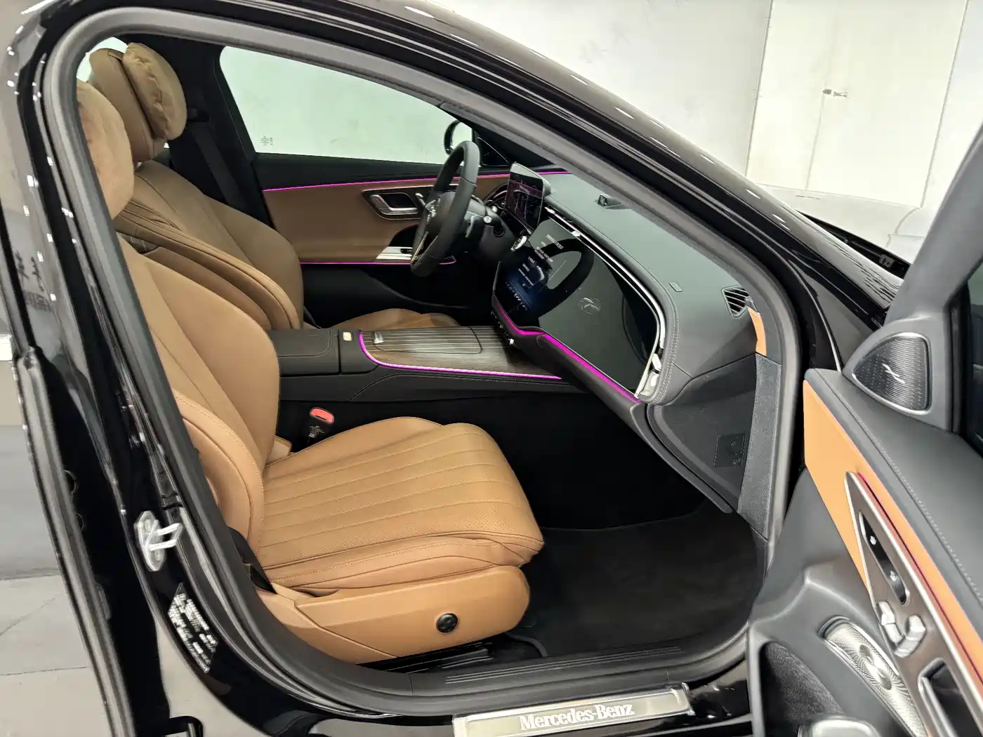 Mercedes-Benz E-Class 2026 E 300 L Luxury фото 26